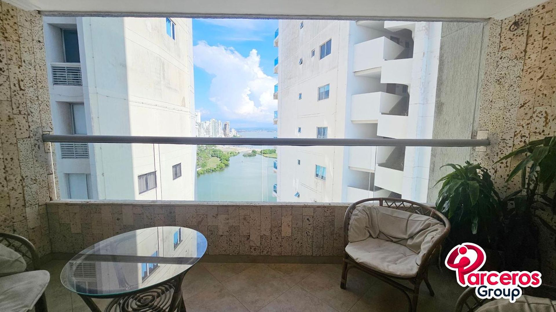 El Laguito Por Parceros Group Apartment