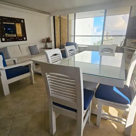 Edificio Mirador Del Laguito Por Parceros Group 3*