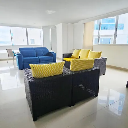 Edificio Mirador Del Laguito Por Parceros Group