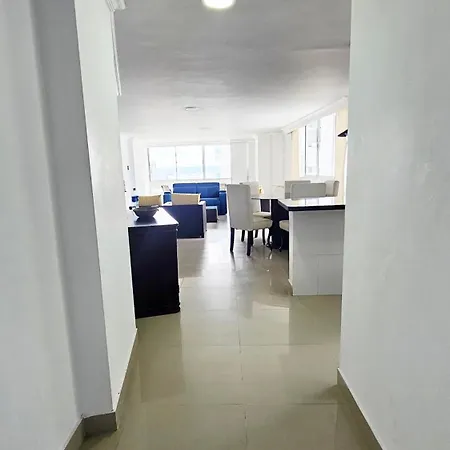 Edificio Mirador Del Laguito Por Parceros Group Apartamento
