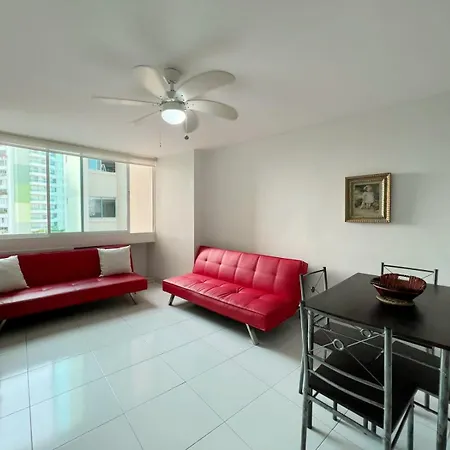 Edificio Mirador Del Laguito Por Parceros Group 3*