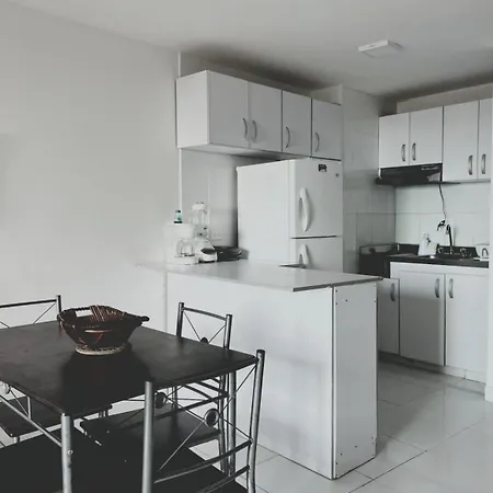 Edificio Mirador Del Laguito Por Parceros Group Apartamento