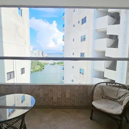 El Laguito Por Parceros Group Apartment
